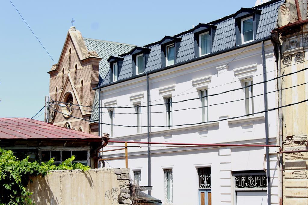 Guest House On Gia Abesadze Street Tbilisi ภายนอก รูปภาพ