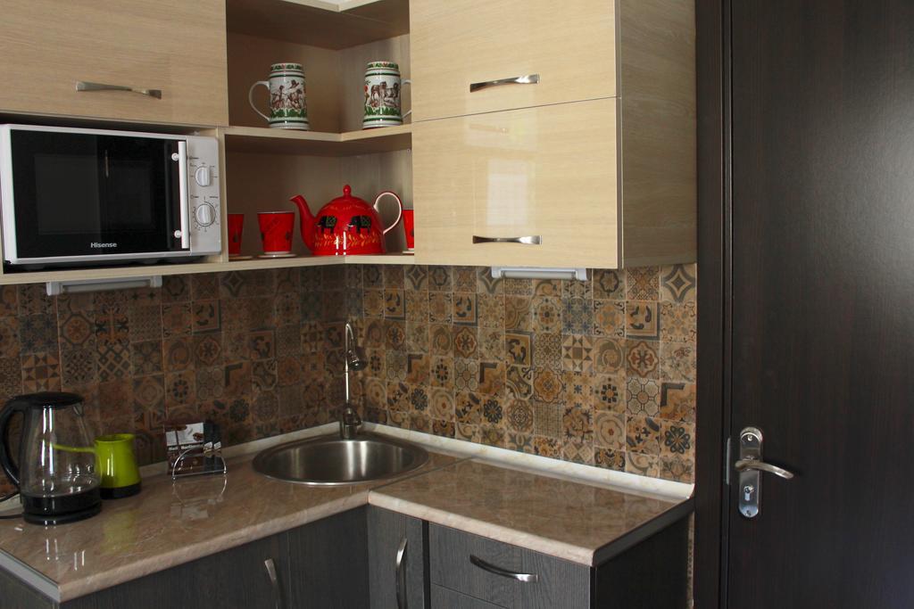 Guest House On Gia Abesadze Street Tbilisi ภายนอก รูปภาพ